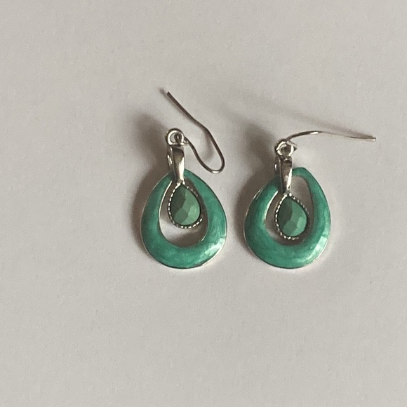 4 for $10 | Bundle of Vintage Bracelet and earrings - Picture 4 of 6